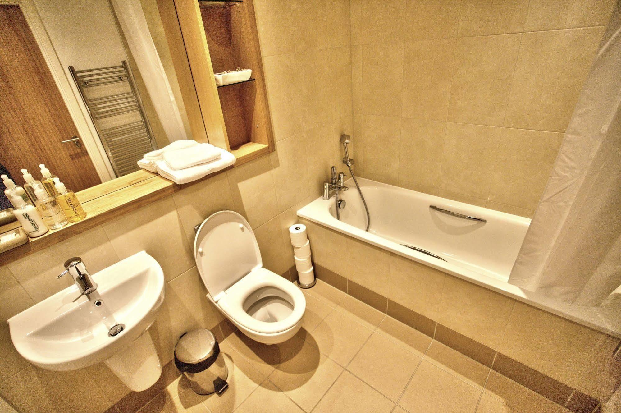 Quay Apartments Leeds Лідс Екстер'єр фото